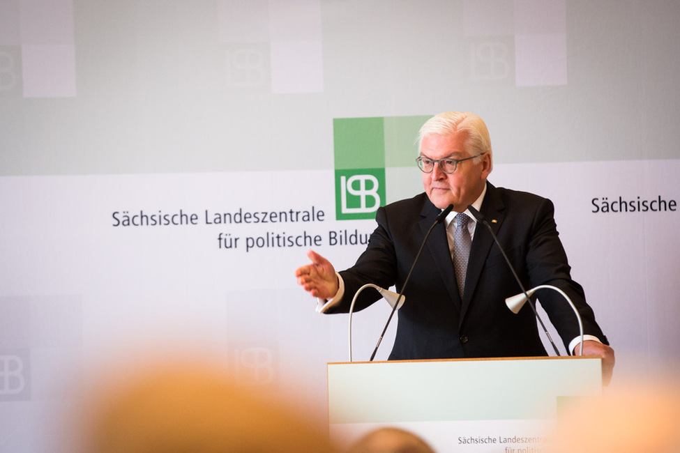 Bundespräsident Frank-Walter Steinmeier hält eine Ansprache bei der Veranstaltung der Sächsischen Landeszentrale für politische Bildung 'Unterschiede aushalten. Streit wagen. Demokratie leben' in Dresden anlässlich des Antrittsbesuchs in Sachsen 