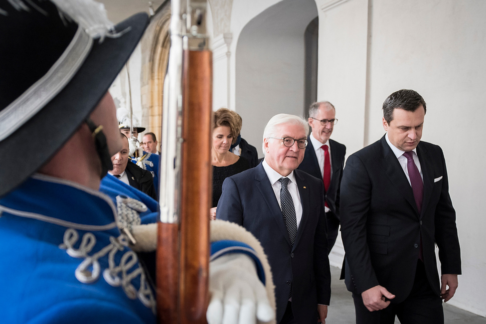 Bundespräsident Frank-Walter Steinmeier beim Gespräch mit dem Präsidenten des Nationalrats, Andrej Danko, in der Burg Bratislava anlässlich des Antrittsbesuchs in der Slowakischen Republik  