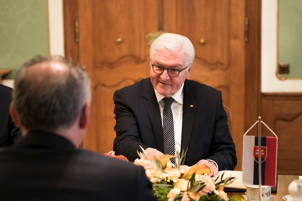 Bundespräsident Frank-Walter Steinmeier hält eine Tischrede beim Mittagessen auf Einladung des slowakischen Staatspräsidenten, Andrej Kiska, im Präsidentenpalast in Bratislava anlässlich des Antrittsbesuchs in der Slowakischen Republik  