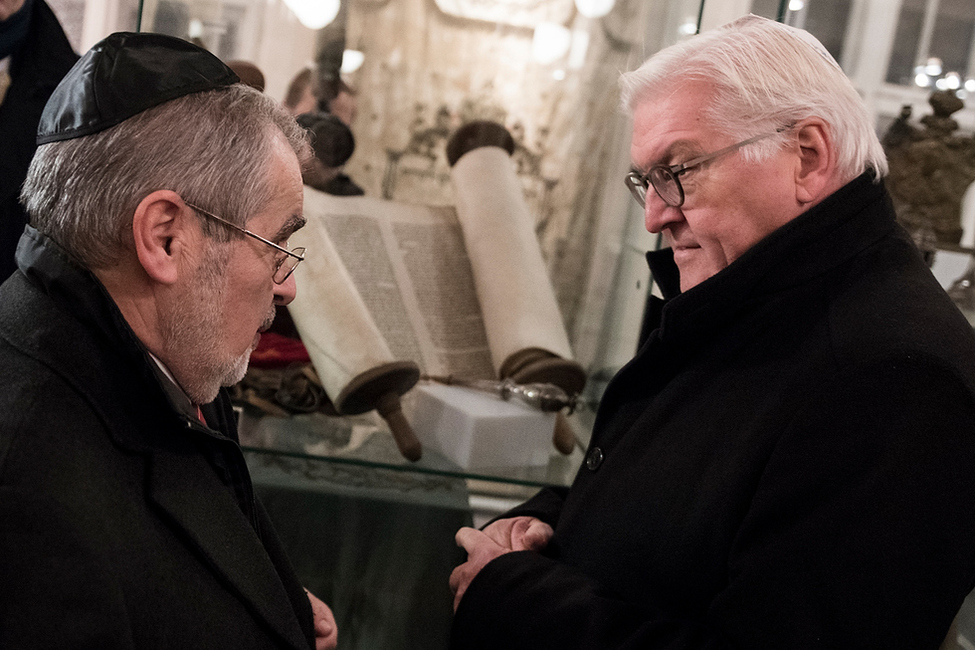 Bundespräsident Frank-Walter Steinmeier beim Besuch der Orthodoxen Synagoge in Žilina anlässlich des Antrittsbesuchs in der Slowakischen Republik  