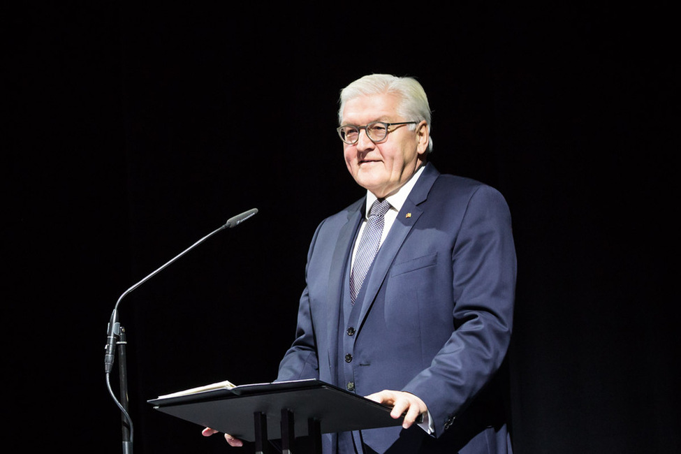 Bundespräsident Frank-Walter Steinmeier hält eine Ansprache zum 70. Gründungsjubiläum der Komischen Oper Berlin