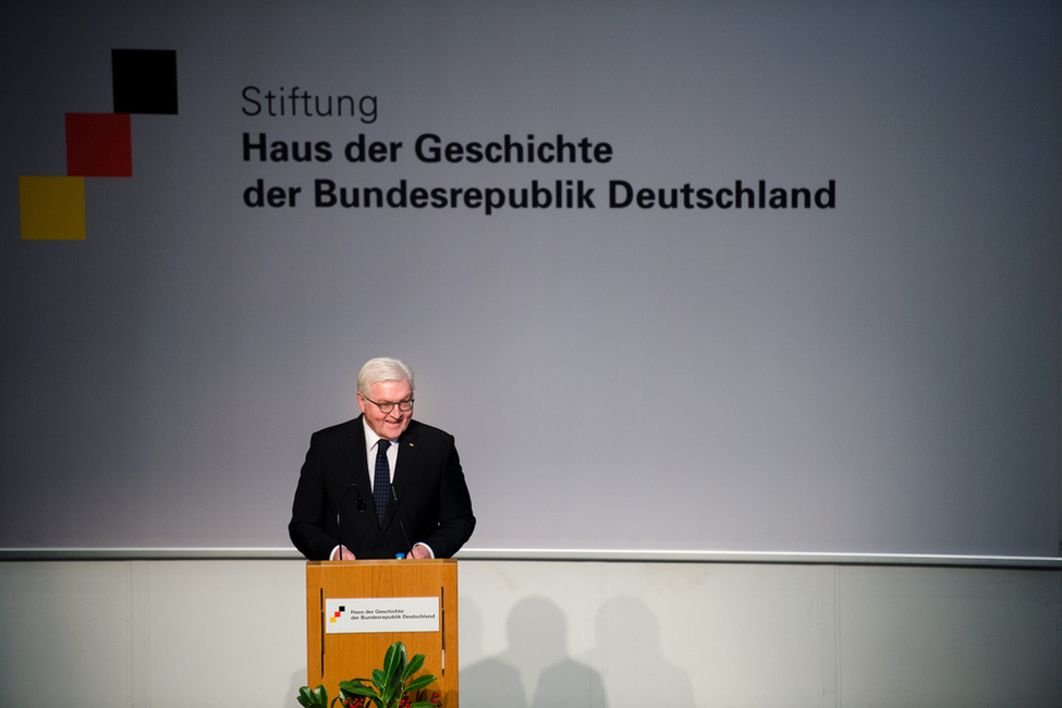 Bundespräsident Frank-Walter Steinmeier hält eine Ansprache bei der Wiedereröffnung der erneuerten Dauerausstellung zur Geschichte der Bundesrepublik Deutschland im Haus der Geschichte