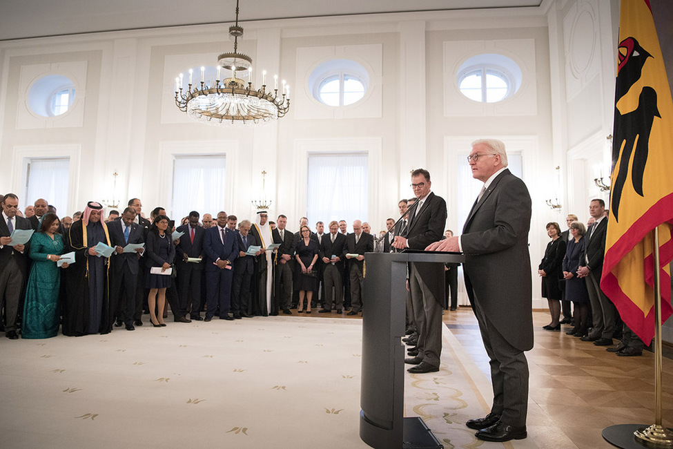 Bundespräsident Frank-Walter Steinmeier hält eine Rede im Großen Saal in Schloss Bellevue anlässlich des Neujahrsempfangs für das Diplomatische Korps