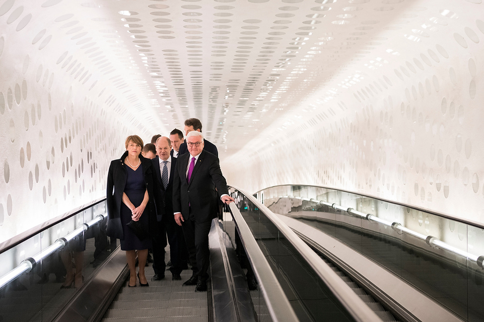 Bundespräsident Frank-Walter Steinmeier und Elke Büdenbender bei einem Konzertbesuch in der Elbphilharmonie anlässlich des Antrittsbesuchs in Hamburg  