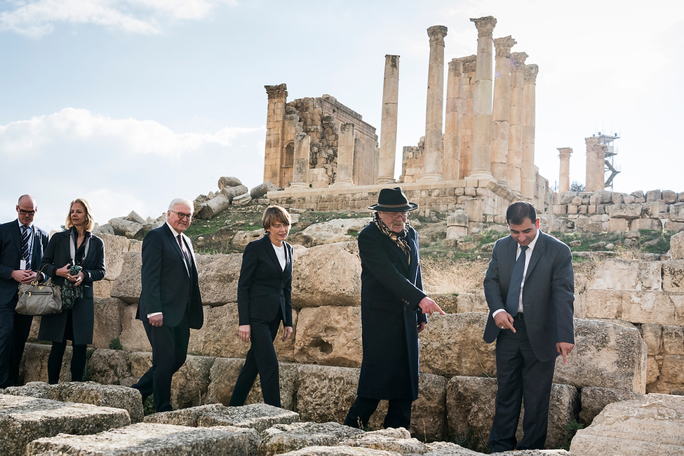 Bundespräsident Frank-Walter Steinmeier und Elke Büdenbender bei der Besichtigung der Ausgrabungen 'Mare Nostrum: Die Ostthermen von Gerasa' der Gerda Henkel Stiftung in Gerasa anlässlich des offiziellen Besuchs im Haschemitischen Königreich Jordanien