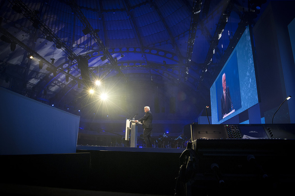 Bundespräsident Frank-Walter Steinmeier hält eine Ansprache bei der Festveranstaltung zum 100-jährigen Bestehen der DekaBank Deutsche Girozentrale in Frankfurt am Main 