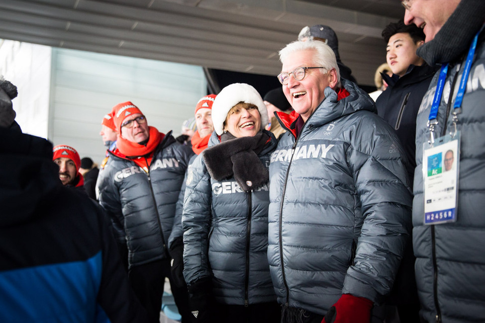 Bundespräsident Frank-Walter Steinmeier und Elke Büdenbender besuchen die 7,5 km Sprint-Wettbewerbe der Damen im Biathlon bei den 23. Olympischen Winterspielen in Pyeongchang