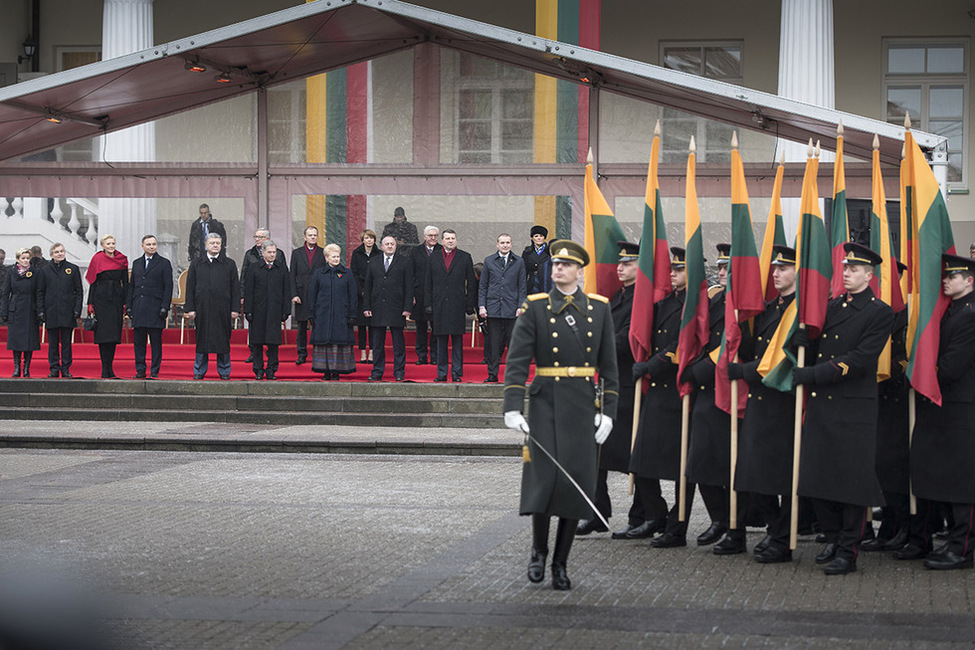 Bundespräsident Frank-Walter Steinmeier und Elke Büdenbender bei den Feierlichkeiten zum 100. Jahrestag der Wiederherstellung des litauischen Staates auf dem Daukantas Platz