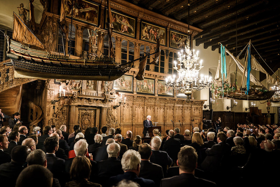 Bundespräsident Frank-Walter Steinmeier hält eine Ansprache bei einem Empfang für Ehrenamtliche im Bremer Rathaus anlässlich des Antrittsbesuchs in Bremen  