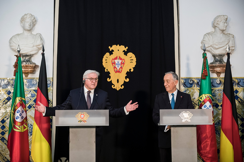 Bundespräsident Frank-Walter Steinmeier bei der gemeinsamen Begegnung mit der Presse mit Präsident Marcelo Rebelo de Sousa in seinem Amtssitz Palácio Nacional de Belém in Lissabon anlässlich des offiziellen Besuchs in der Portugiesischen Republik  