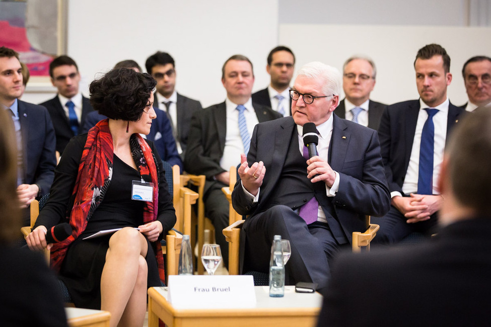 Bundespräsident Frank-Walter Steinmeier nimmt an einer Diskussionsveranstaltung in der Europäischen Akademie Otzenhausen anlässlich des Antrittsbesuchs im Saarland teil