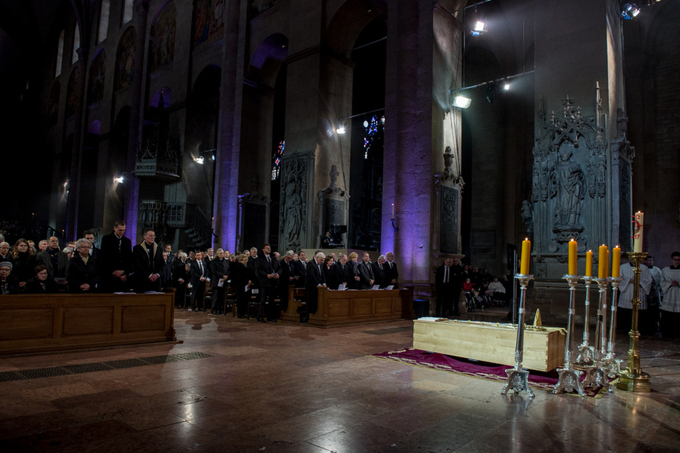 Bundespräsident Frank-Walter Steinmeier bei den Trauerfeierlichkeiten für den ehemaligen Bischof von Mainz, Karl Kardinal Lehmann, im Hohen Dom St. Martin zu Mainz