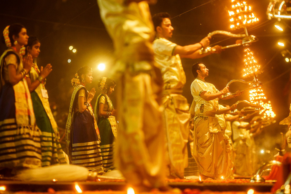 Bundespräsident Frank-Walter Steinmeier nimmt an der Ganga Aarti Zeremonie anlässlich des Staatsbesuchs in Indien teil