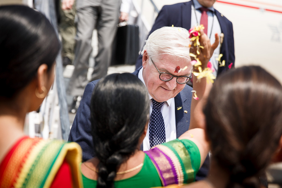 Bundespräsident Frank-Walter Steinmeier bei der Ankunft in Varanasi anlässlich des Staatsbesuchs in Indien