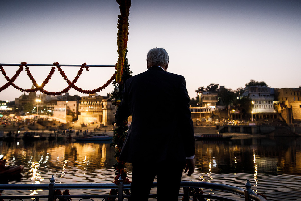 Bundespräsident Frank-Walter Steinmeier während der Bootsfahrt zur Ganga Aarti Zeremonie am Ganges anlässlich des Staatsbesuchs in Indien