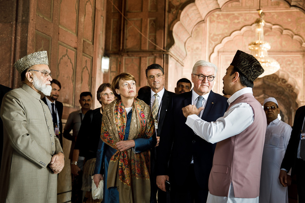 Bundespräsident Frank-Walter Steinmeier und Elke Büdenbender besuchen die Freitagsmoschee Jama Masjid anlässlich des Staatsbesuchs in Indien