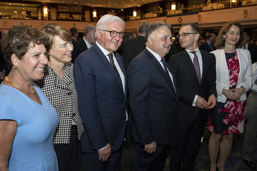 Bundespräsident Frank-Walter Steinmeier und Elke Büdenbender bei der Begegnung mit Botschafter Jeremy Issacharoff, Bundesaußenminister Heiko Maas und Justizministerin Katarina Barley im Maritim Hotel anlässlich des 70. Unabhängigkeitstag Israels in Berlin