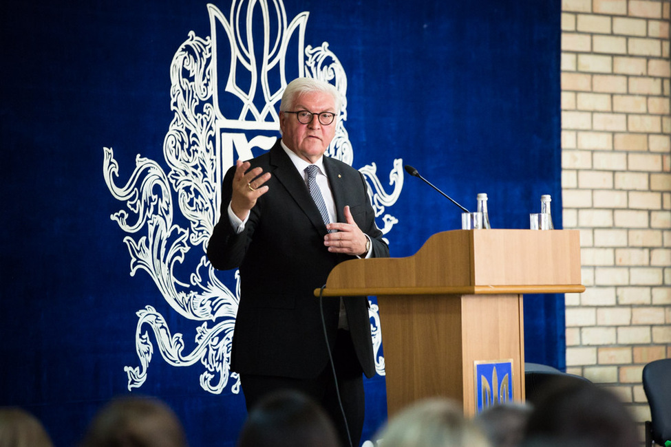 Bundespräsident Frank-Walter Steinmeier hält eine Rede bei der Veranstaltung 'Ukraine, Deutschland, Europa – Partnerschaft und Perspektiven' an der Nationalen Universität der Kiew-Mohyla-Akademie in Kiew bei seinem offiziellen Besuch in der Ukraine