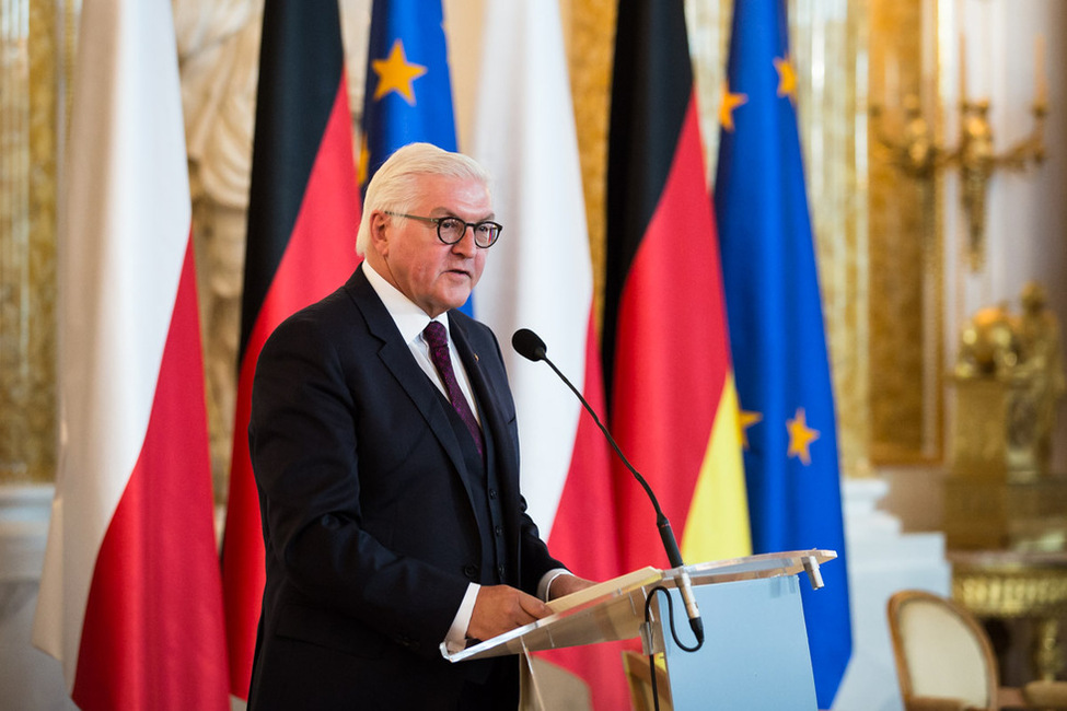 Bundespräsident Frank-Walter Steinmeier hält eine Ansprache bei der Veranstaltung "Polen und Deutschland in Europa: Konferenz anlässlich des 100. Jahrestages der Wiedererlangung der Unabhängigkeit Polens" im Königsschloss in Warschau 