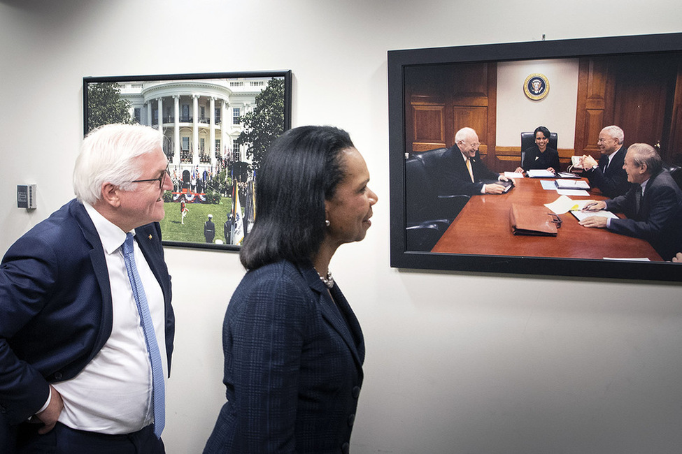 Bundespräsident Frank-Walter Steinmeier beim Gespräch mit Außenministerin a.D. Condoleezza Rice in ihrem Büro im Hoover Institut in San Francisco anlässlich der Reise in die USA 