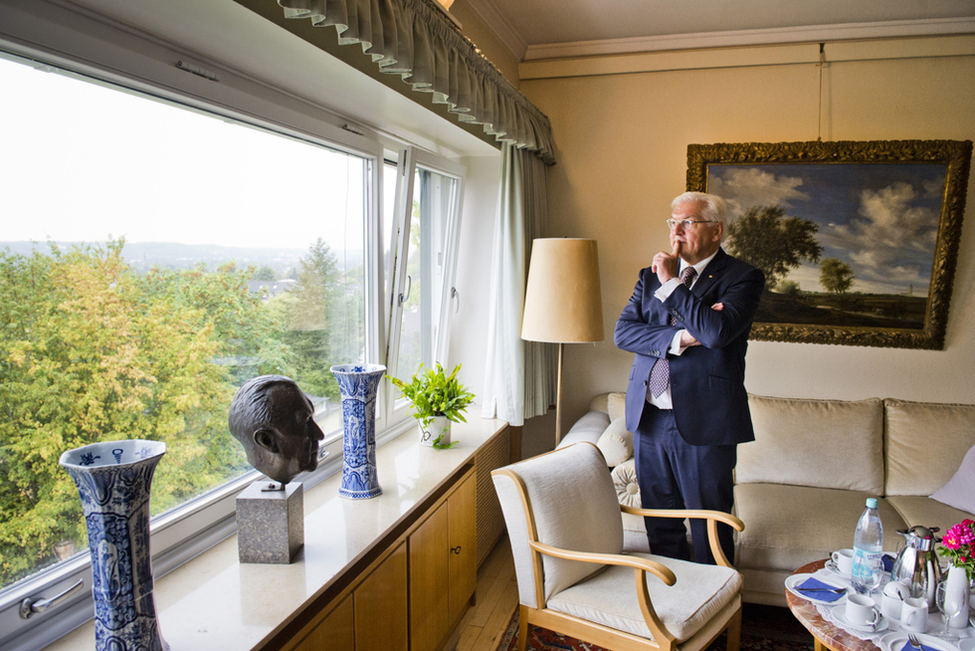 Bundespräsident Frank-Walter Steinmeier beim Besuch des Wohnhauses von Konrad Adenauer in Bad Honnef