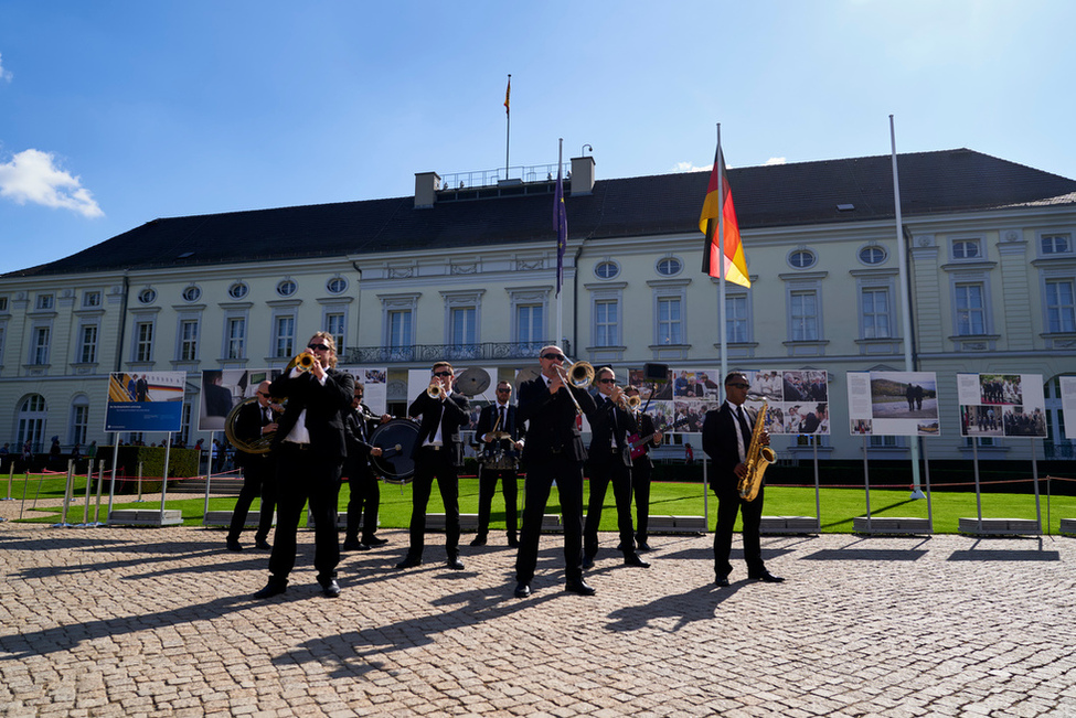 Musikalische Begrüßung der Bürgerinnen und Bürger im Park von Schloss Bellevue während des Bürgerfests des Bundespräsidenten 2018 