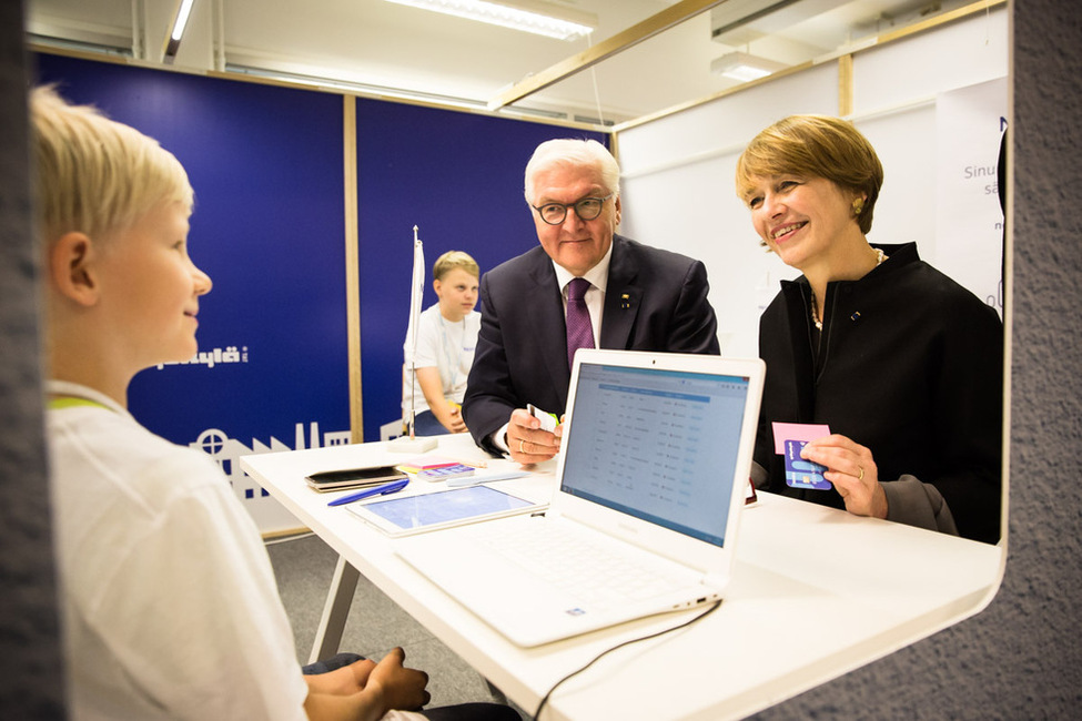 Bundespräsident Frank-Walter Steinmeier und Elke Büdenbender beim Besuch der Bildungsinitiative 'Me&MyCity' in Helsinki anlässlich des Staatsbesuchs in Finnland