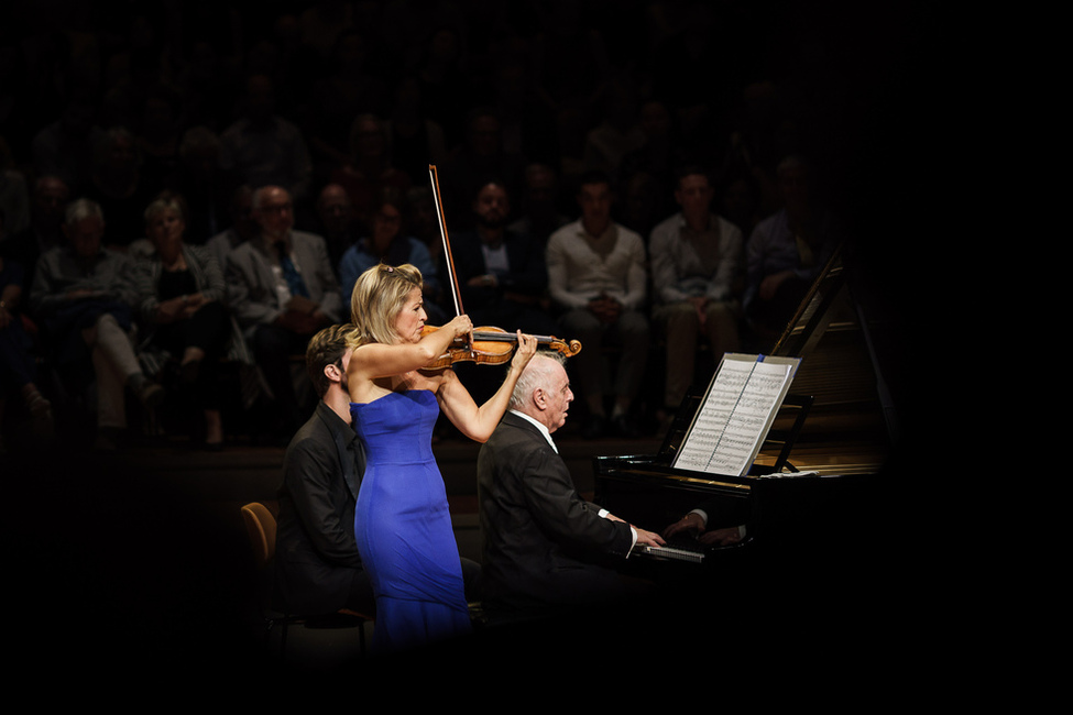 Anne-Sophie Mutter und Daniel Barenboim beim Festkonzert zum 100. Gründungsjubiläum der Konzert-Direktion Hans Adler in der Philharmonie in Berlin teil