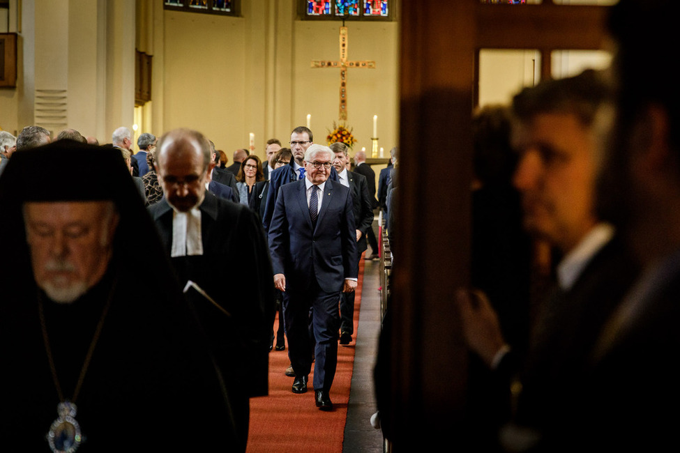 Bundespräsident Frank-Walter Steinmeier nimmt am ökumenischen Festgottesdienst aus Anlass des 200-jährigen Bestehens der Rheinischen Friedrich-Wilhelms-Universität Bonn in der Kreuzkirche in Bonn teil 