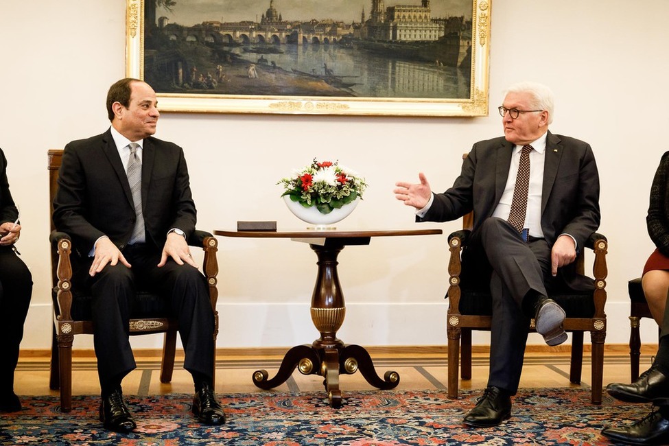 Bundespräsident Frank-Walter Steinmeier beim Gespräch mit dem Präsidenten der Arabischen Republik Ägypten, Abdelfattah Al-Sisi, im Amtszimmer von Schloss Bellevue 