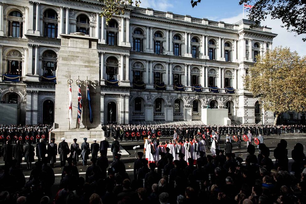 Bundespräsident Frank-Walter Steinmeier nimmt an der nationalen Gedenkzeremonie und Kranzniederlegung am Cenotaph in Whitehall anlässlich 100 Jahre Ende des Ersten Weltkrieges in London teil