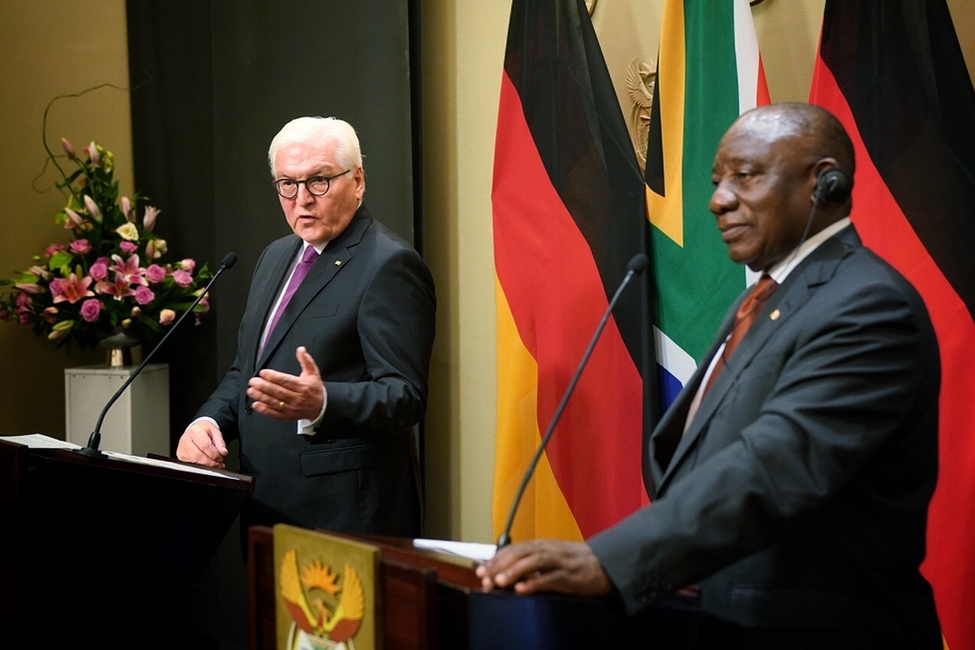 Bundespräsident Frank-Walter Steinmeier und Cyril Ramaphosa, Staatspräsident der Republik Südafrika, bei der gemeinsamen Pressebegegnung in Kapstadt anlässlich des Staatsbesuches in die Republik Südafrika