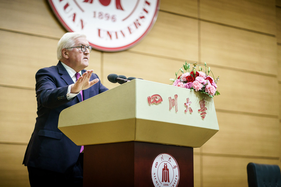 Bundespräsident Frank-Walter Steinmeier bei einer Rede vor Studierenden der Sichuan Universität in Chengdu anlässlich des Staatsbesuchs in der Volksrepublik China 