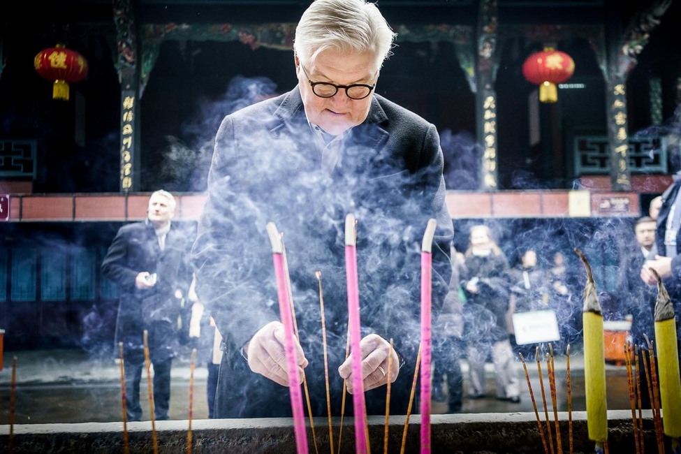 Bundespräsident Frank-Walter Steinmeier beim Besuch des Erwang Tempels in Dujiangyan anlässlich des Staatsbesuchs in der Volksrepublik China 