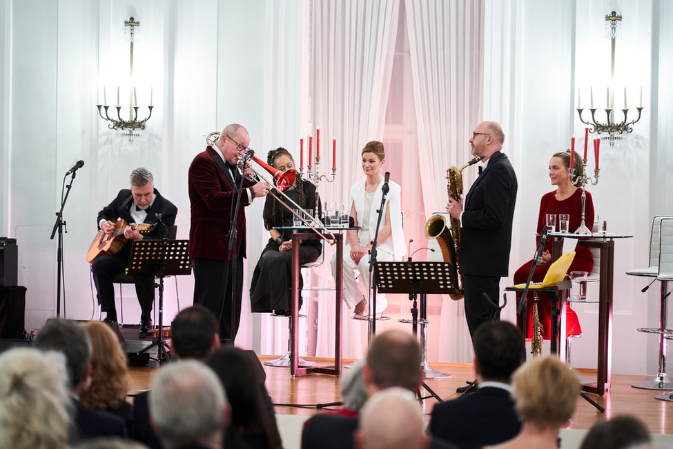 Nils Landgren and Friends spielen den Titel Christmas Songs anlässlich des Adventskonzertes beim Bundespräsidenten im Großen Saal in Schloss Bellevue