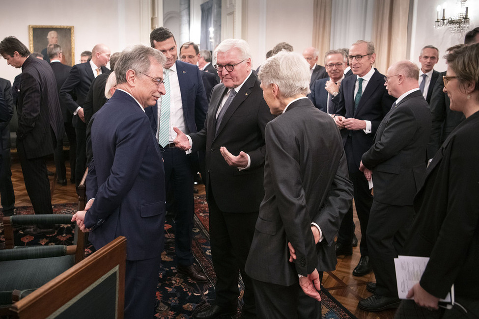 Bundespräsident Frank-Walter Steinmeier bei einer Begegnung mit Mitgliedern des Stifterverbandes für die Deutsche Wissenschaft in Schloss Bellevue