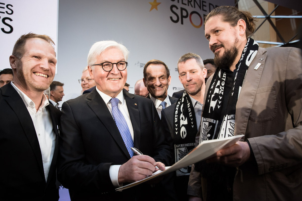 Bundespräsident Frank-Walter Steinmeier bei der Preisverleihung "Sterne des Sports" in Gold 2018 in der DZ Bank am Pariser Platz in Berlin