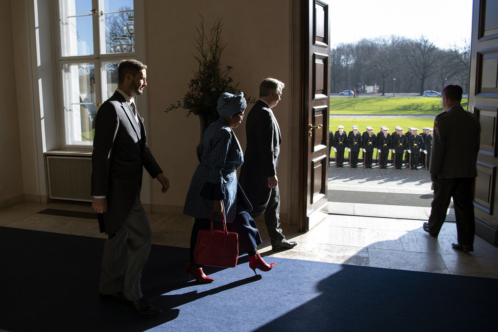 Die neue Botschafterin der Republik Botsuana, Mmasekgo Masire-Mwamba, nach der Übergabe ihres Beglaubigungsschreibens an den Bundespräsidenten in Schloss Bellevue