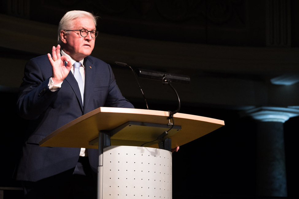 Bundespräsident Frank-Walter Steinmeier hält eine Ansprache zur Eröffnung des Fontanejahres 2019 bei einem Festakt in der Kulturkirche Neuruppin