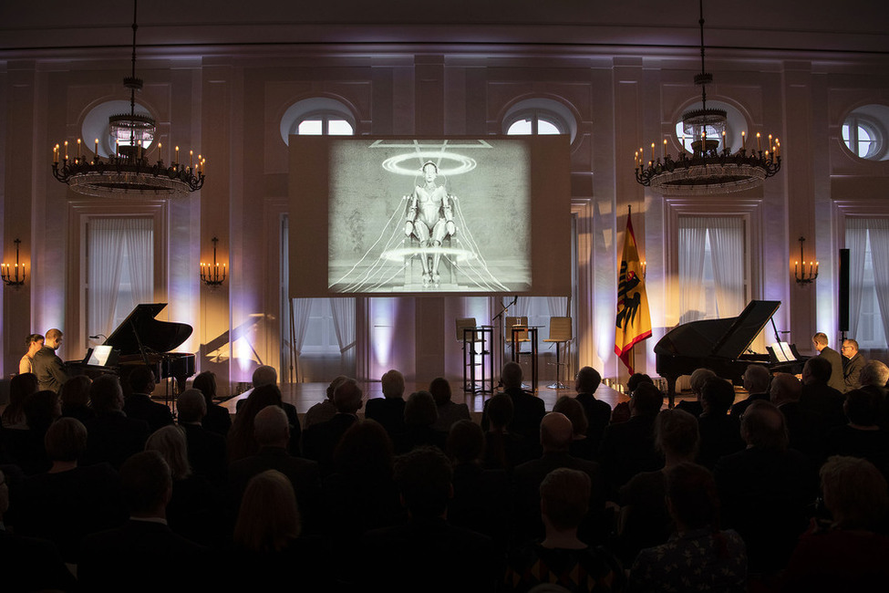 Soiree zur Kunst und Kultur der Weimarer Republik im Großen Saal von Schloss Bellevue.