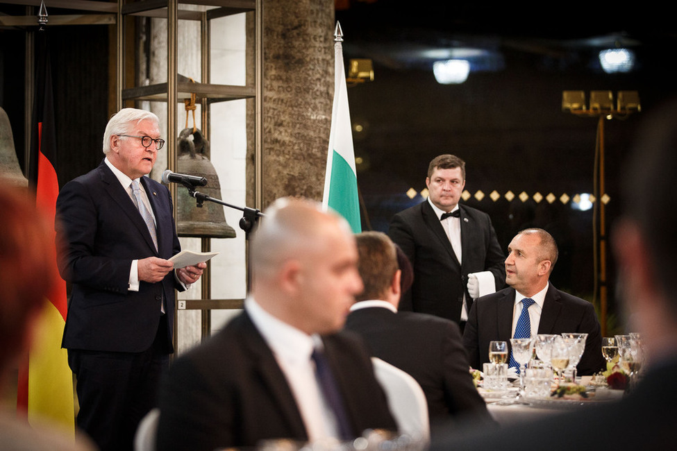 Bundespräsident Frank-Walter Steinmeier hält eine Tischrede beim Abendessen, gegeben vom Präsidenten der Republik Bulgarien, Rumen Radev, im Nationalen Historischen Museum