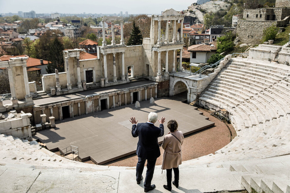 Bundespräsident Frank-Walter Steinmeier im Theater von Philippopolis, ein Theater der römischen Antike, während eines Rundgangs durch die Altstadt von Plovdiv 