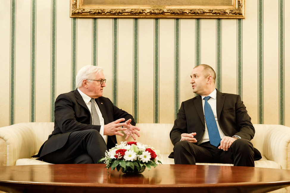 Bundespräsident Frank-Walter Steinmeier im Gespräch mit dem Präsidenten der Republik Bulgarien, Rumen Radev, in Sofia