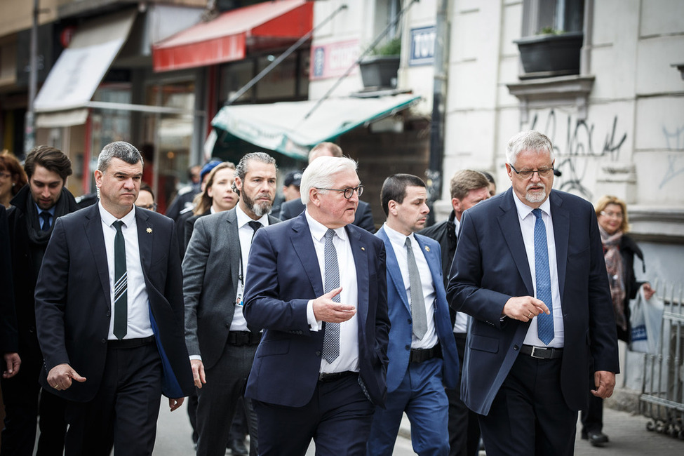 Bundespräsident Frank-Walter Steinmeier beim Gang durch die Innenstadt von Sofia 