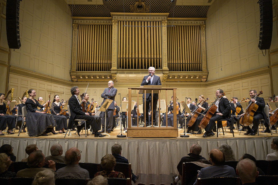 Bundespräsident Frank-Walter Steinmeier bei einer kurzen Ansprache beim Besuch eines Konzerts des Boston Symphony Orchestra und des Gewandhausorchesters Leipzig zum Abschluss des Deutschlandjahres in den USA in Boston, USA.