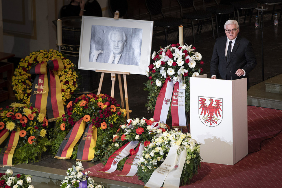 Bundespräsident Frank-Walter Steinmeier hält eine Ansprache bei der Gedenkfeier des Landes Brandenburg für Bundesminister a. D. Manfred Stolpe in der St. Nikolaikirche in Potsdam. 