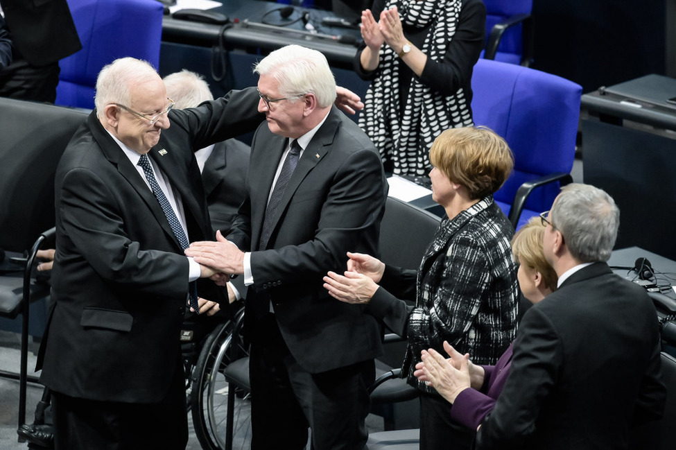 Bundespräsident Frank-Walter Steinmeier und der Präsident des Staates Israel, Reuven Rivlin, bei der Gedenkstunde im Deutschen Bundestag zum Tag des Gedenkens an die Opfer des Nationalsozialismus