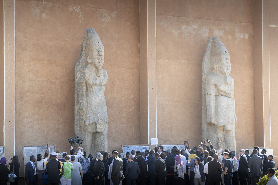 Besuch des Nationalmuseums Sudan und Besichtigung der Sammlung und des Museumsparks gemeinsam mit deutschen Archäologinnen und Archäologen