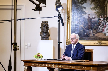 Bundespräsident Frank-Walter Steinmeier während einer Fernsehansprache zur aktuellen Lage angesichts der Corona-Pandemie.