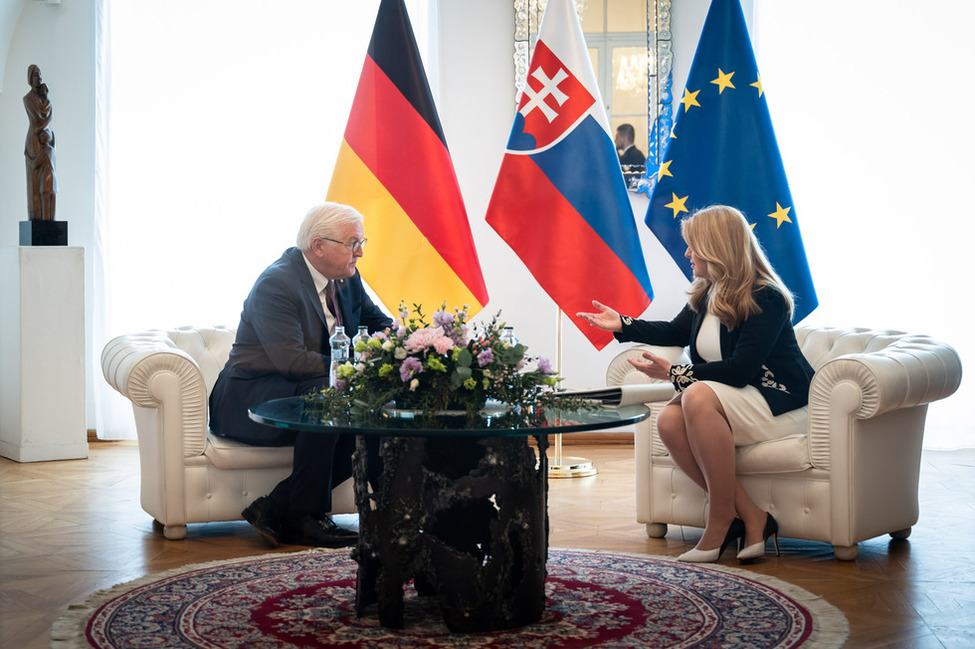 Bundespräsident Frank-Walter Steinmeier im Gespräch mit der Präsidentin der Slowakischen Republik, Zuzana Čaputová, im Weißen Salon im Rathaus von Košice